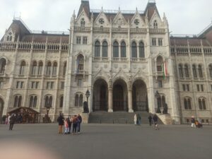 Budapešťský parlament v celé své nádheře