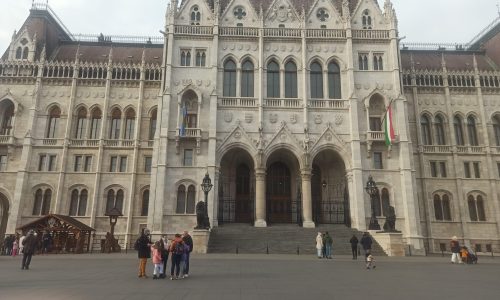 Budapešťský parlament v celé své nádheře