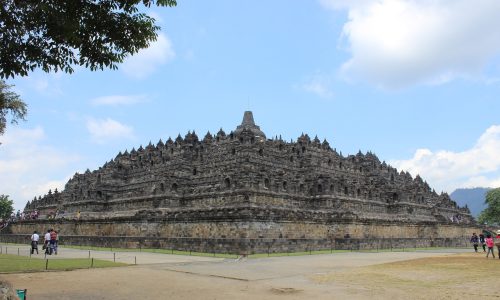 Borobudur – největší buddhistický chrám v Indonésii
